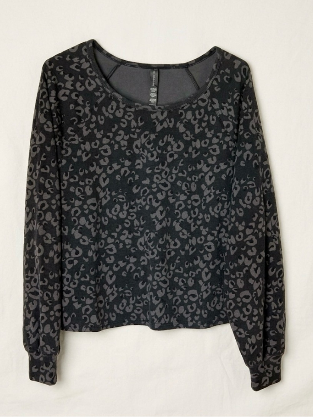WILDFOX Roadtrip Leopard Print Sweat top, Women’s L, Gray